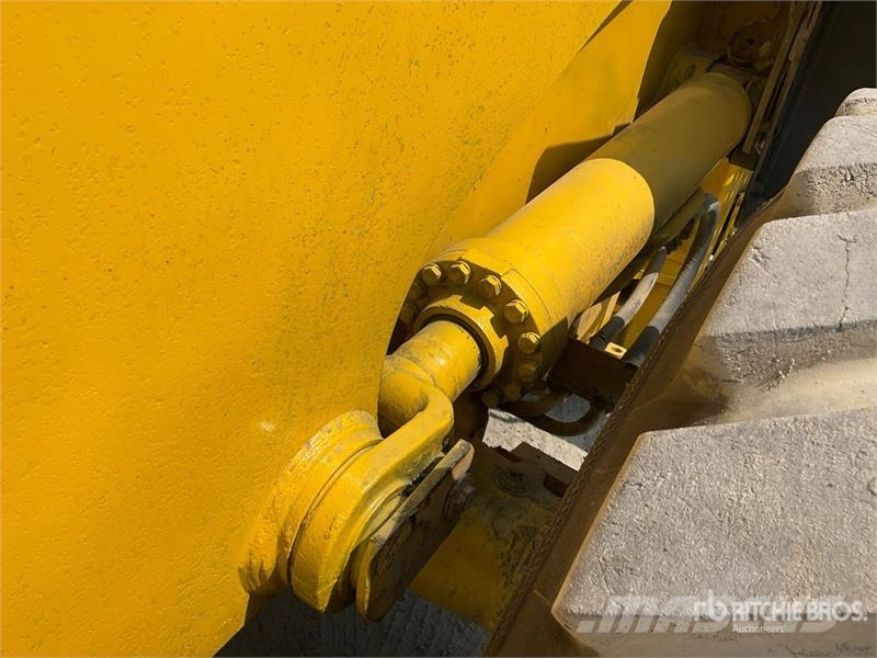 Komatsu WA420-3 Gumikerekes homlokrakodók