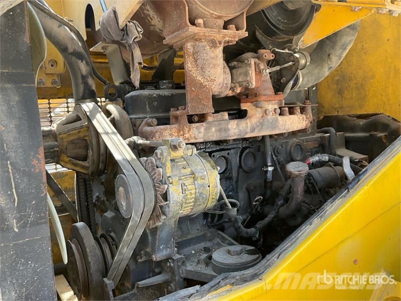 Komatsu WA420-3 Gumikerekes homlokrakodók