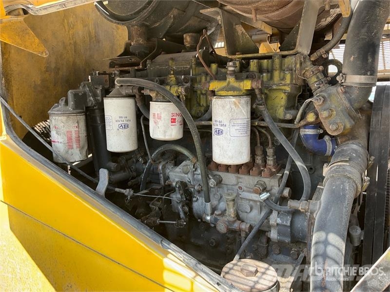 Komatsu WA420-3 Gumikerekes homlokrakodók