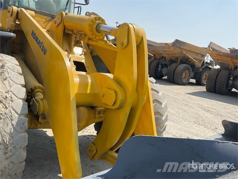 Komatsu WA420-3 Gumikerekes homlokrakodók