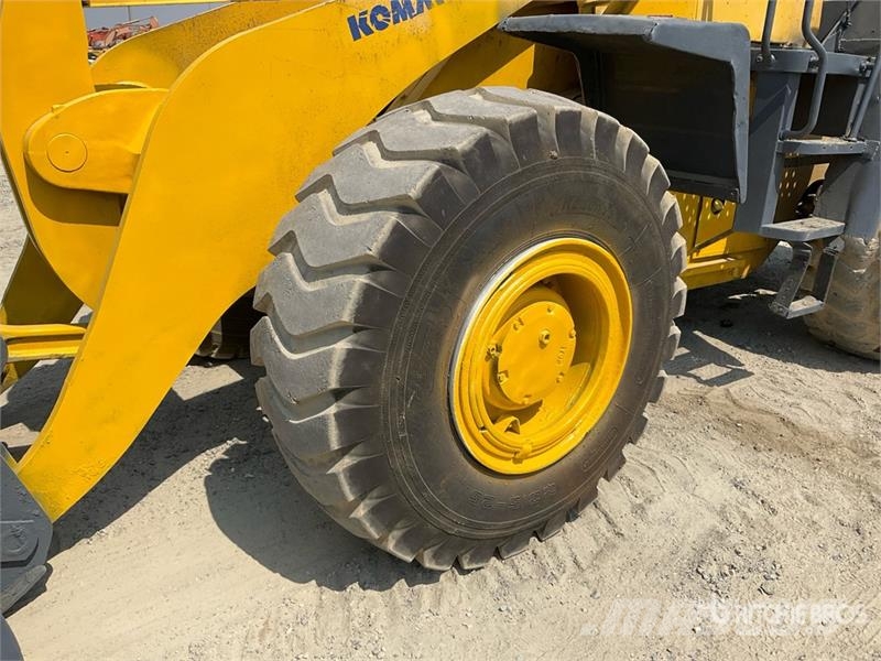 Komatsu WA420-3 Gumikerekes homlokrakodók