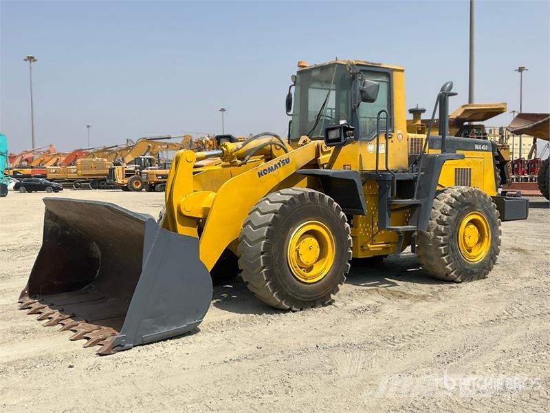 Komatsu WA420-3 Gumikerekes homlokrakodók