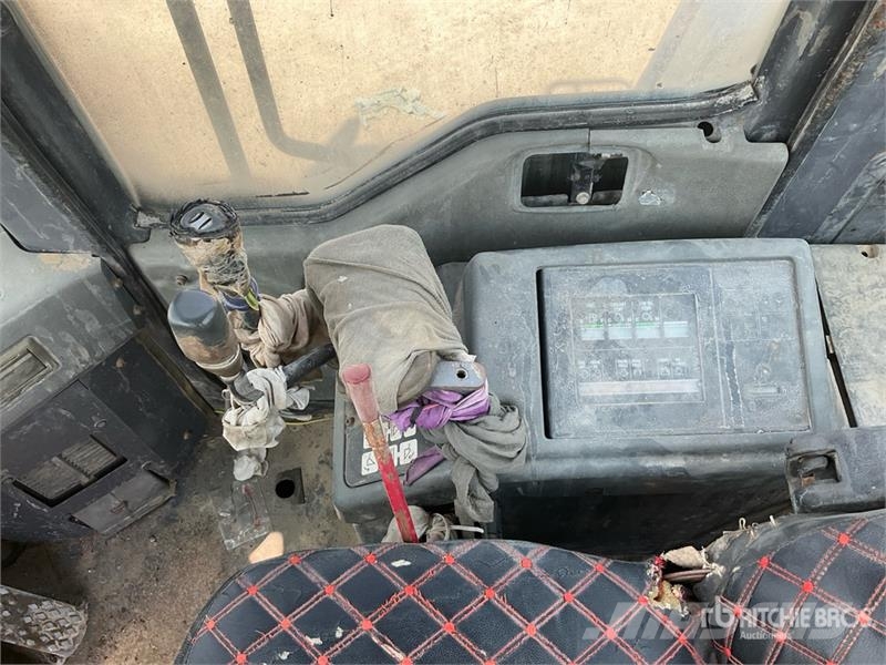 Komatsu WA420-3 Gumikerekes homlokrakodók