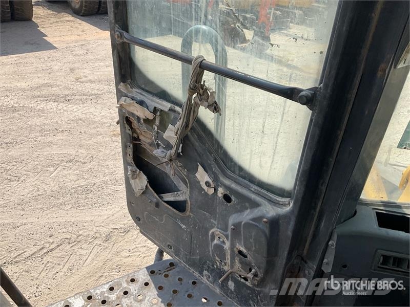 Komatsu WA420-3 Gumikerekes homlokrakodók