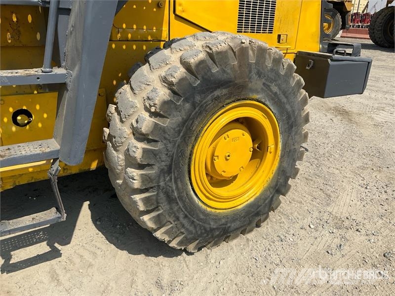 Komatsu WA420-3 Gumikerekes homlokrakodók