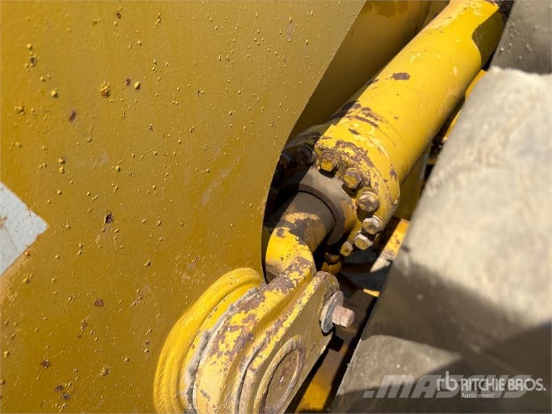 Komatsu WA470-3 Wheel Loader Rataslaadurid