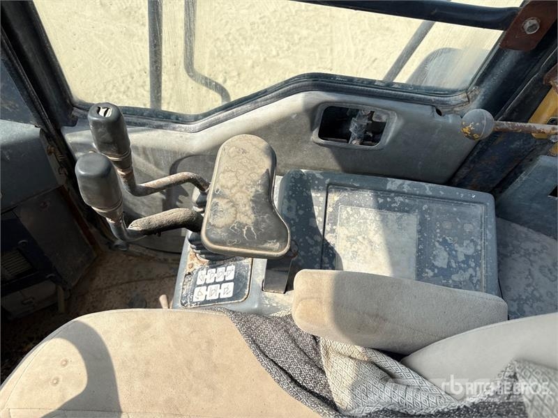 Komatsu WA470-3 Wheel Loader Rataslaadurid