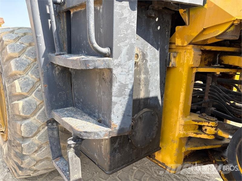 Komatsu WA470-3 Wheel Loader Rataslaadurid