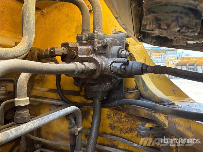 Komatsu WA470-3 Wheel Loader Rataslaadurid