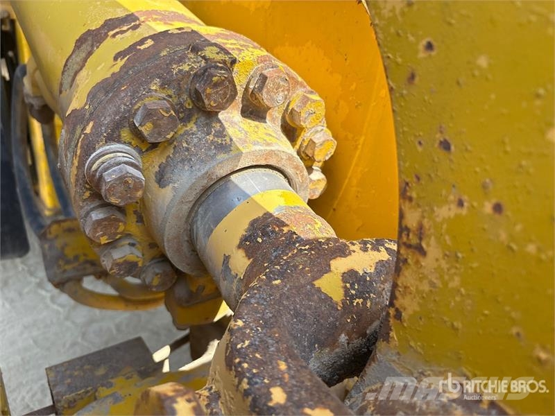 Komatsu WA470-3 Wheel Loader Rataslaadurid