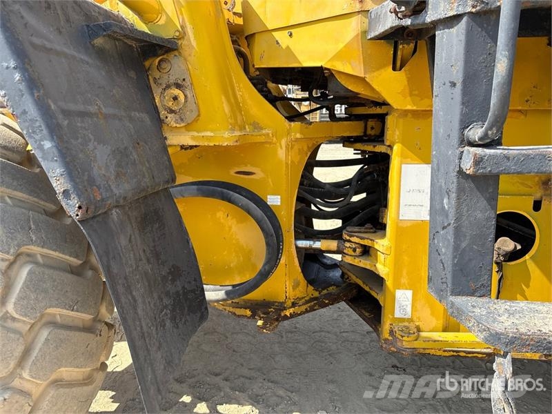 Komatsu WA470-3 Wheel Loader Rataslaadurid