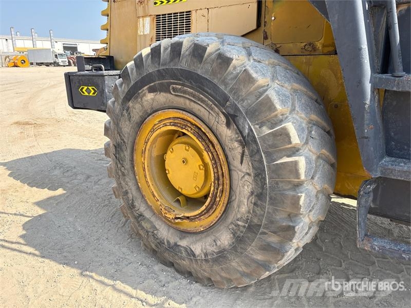 Komatsu WA470-3 Wheel Loader Rataslaadurid