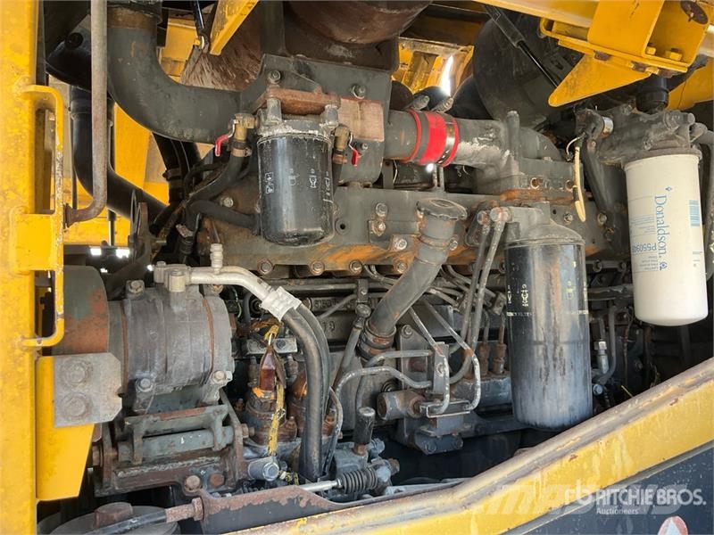 Komatsu WA470-5 لوادر بعجل