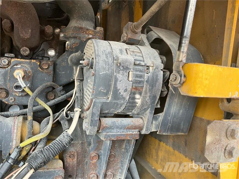 Komatsu WA470-5 لوادر بعجل