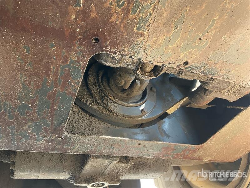 Komatsu WA470-5 لوادر بعجل