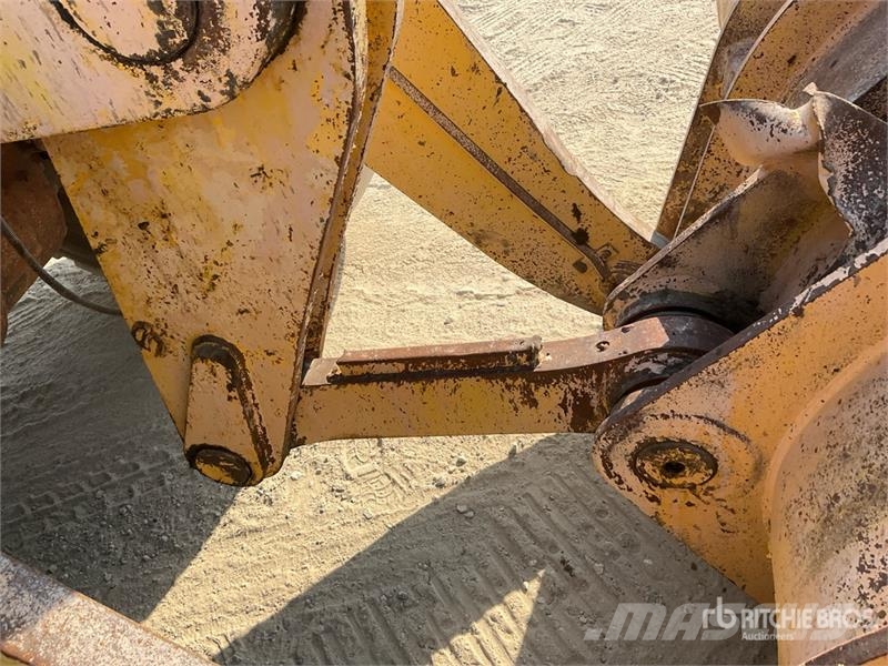Komatsu WA470-5 لوادر بعجل