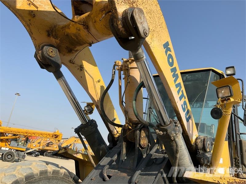 Komatsu WA470-5 لوادر بعجل