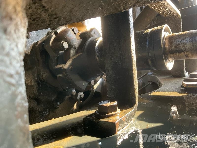 Komatsu WA470-5 لوادر بعجل