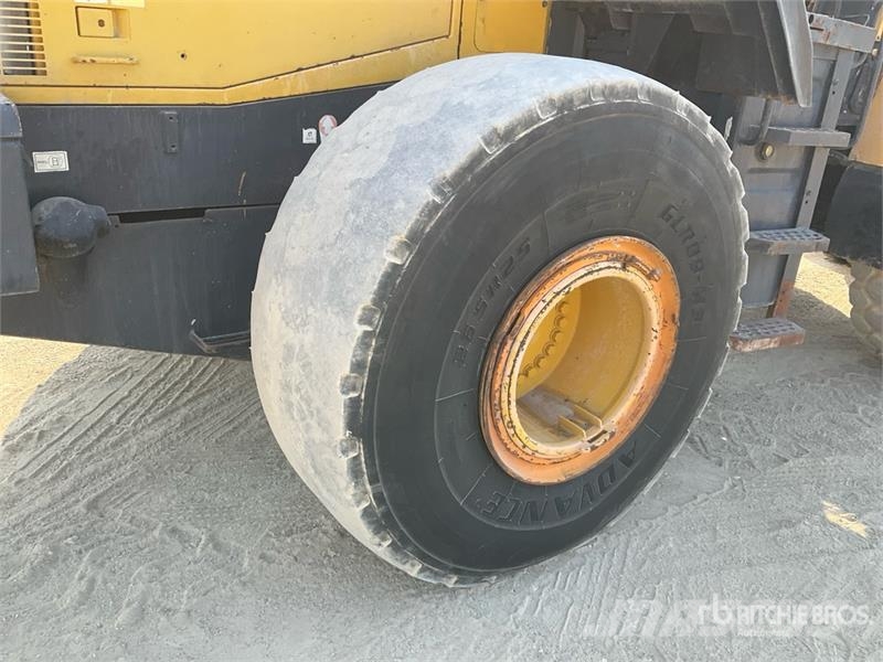 Komatsu WA470-5 لوادر بعجل