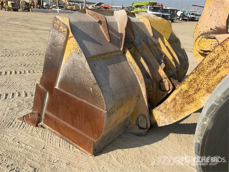 Komatsu WA470-5 لوادر بعجل