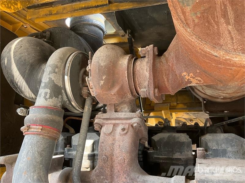 Komatsu WA470-5 لوادر بعجل