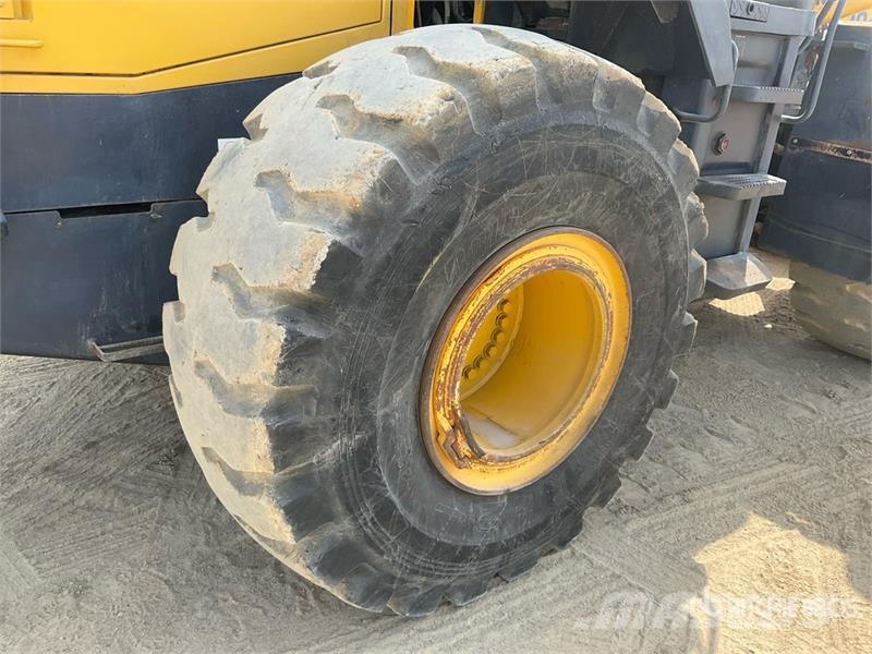 Komatsu WA470-5 Wheel Loader Utovarivači na kotačima