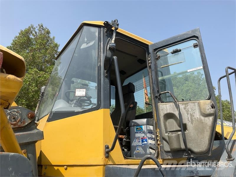 Komatsu WA470-5 Wheel Loader Utovarivači na kotačima