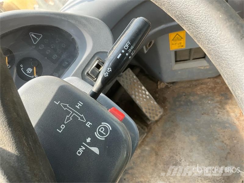 Komatsu WA470-5 Wheel Loader Utovarivači na kotačima