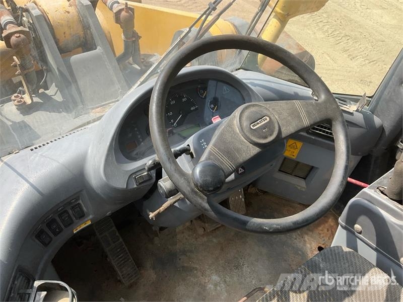 Komatsu WA470-5 Wheel Loader Utovarivači na kotačima