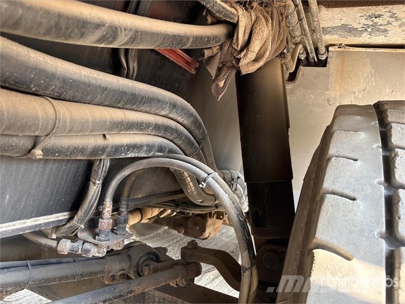 Liebherr LTM1080-1 80 ton 8x6x8 All Terrain Crane رافعات صالحة لكل أنواع الطرق