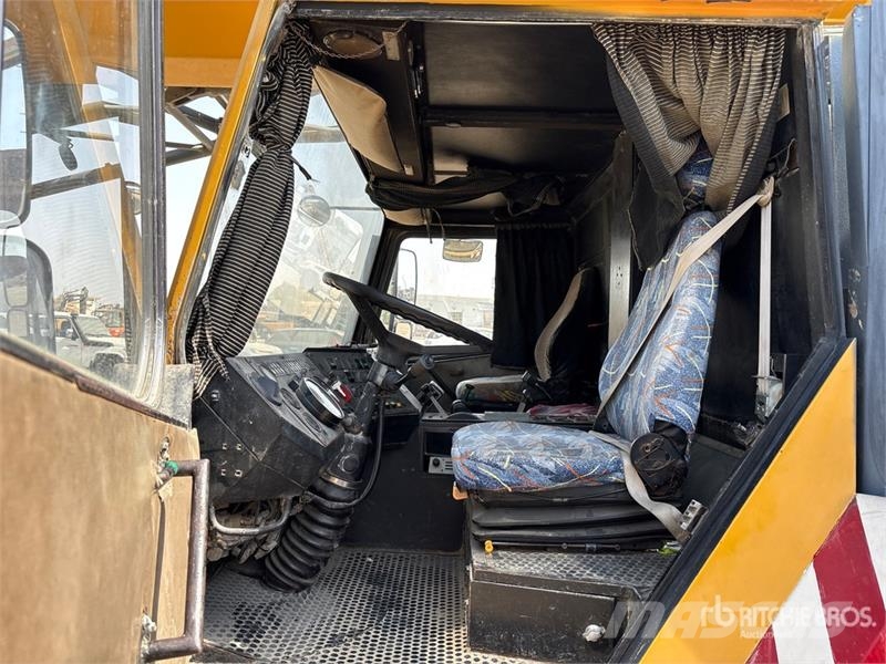 Liebherr LTM1120 Mobiilinosturit