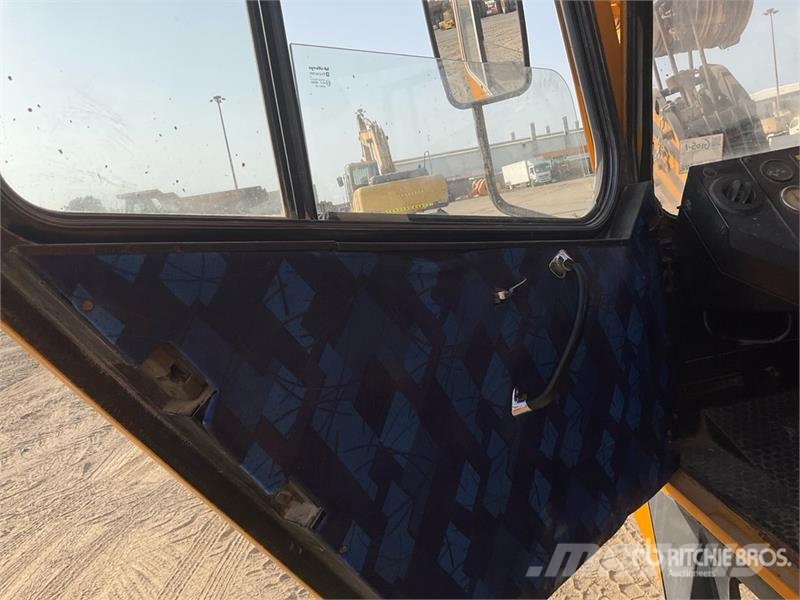 Liebherr LTM1150-1 150 ton 10x8x8 All Terrain Crane رافعات صالحة لكل أنواع الطرق