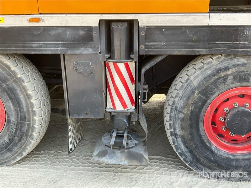 Liebherr LTM1150-1 150 ton 10x8x8 All Terrain Crane رافعات صالحة لكل أنواع الطرق