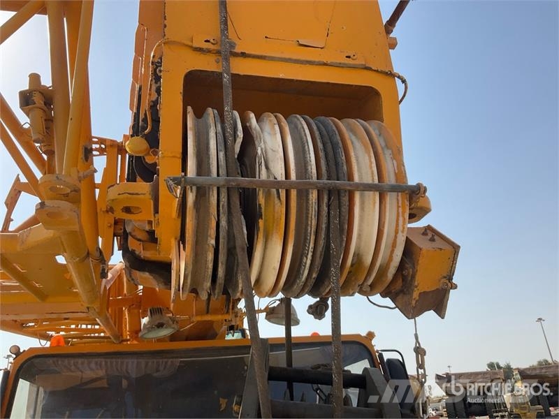 Liebherr LTM1150-1 150 ton 10x8x8 All Terrain Crane رافعات صالحة لكل أنواع الطرق