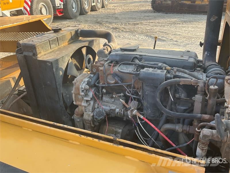 Lift King King LK10M42 4.5 ton 4x4 Rough Terrain F Навантажувачі підвищеної прохідності