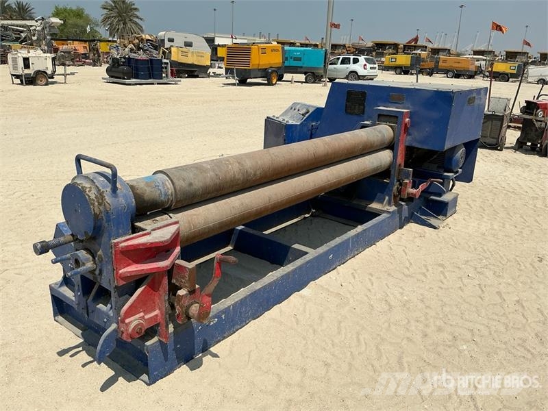 LLOYDS IP6x25 Sheet Bending Machine Építőipar - Egyebek