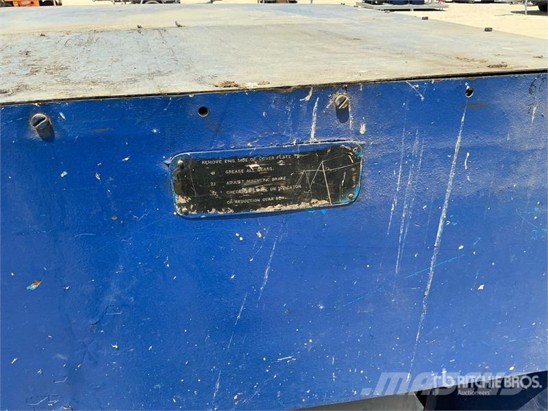 LLOYDS IP6x25 Sheet Bending Machine Építőipar - Egyebek