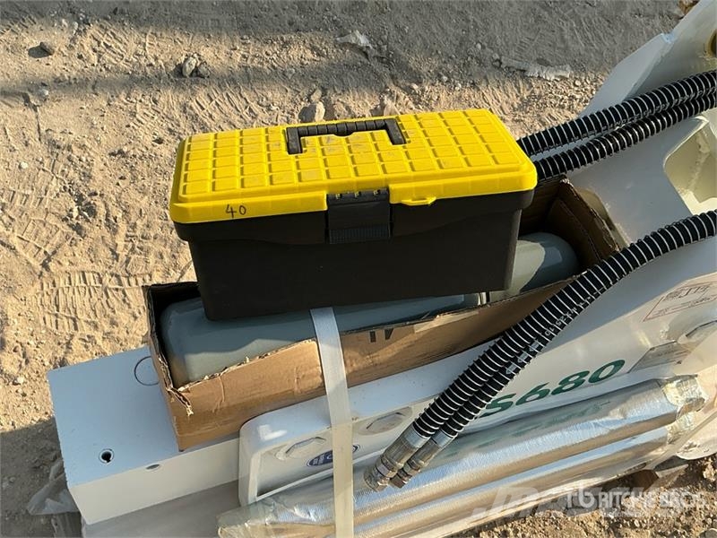  Lyals 680 Backhoe Hydraulic Breaker (Unused) مطارق / كسارات