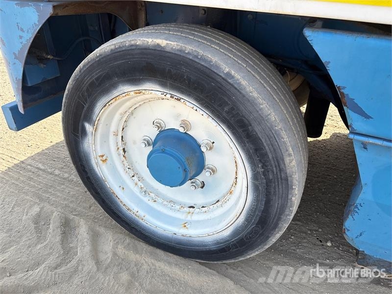 Macros M60 Vaccum Sweeper Truck Прибиральні машини