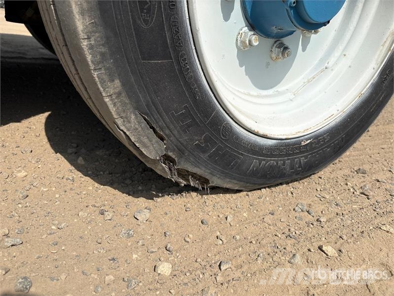 Macros M60 Vaccum Sweeper Truck Прибиральні машини