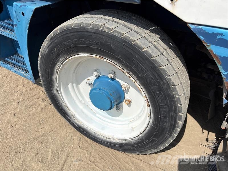 Macros M60 Vaccum Sweeper Truck Прибиральні машини