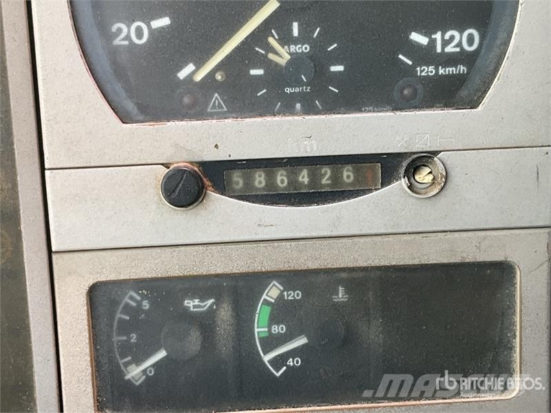 MAN 26.463 6x4 T/A Sleeper Truck Tractor وحدات الجر