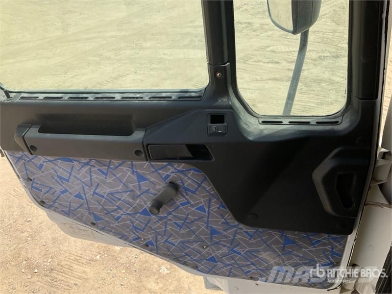 MAN 26.463 6x4 T/A Sleeper Truck Tractor وحدات الجر
