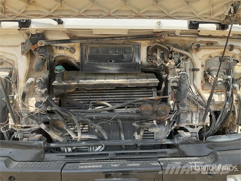 MAN 26.463 6x4 T/A Sleeper Truck Tractor وحدات الجر