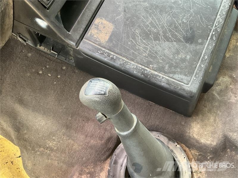 MAN 26.463 6x4 T/A Sleeper Truck Tractor وحدات الجر