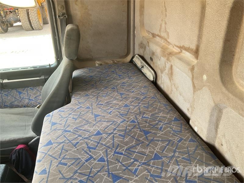MAN 26.463 6x4 T/A Sleeper Truck Tractor وحدات الجر