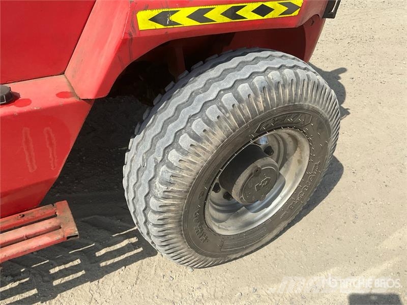 Manitou M50-4 شاحنات الطرق الوعرة