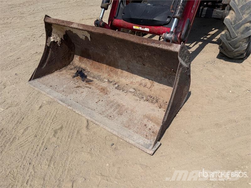 Massey Ferguson 455 4WD Tractor Tracteur