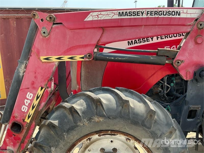 Massey Ferguson 455 4WD Tractor Tracteur