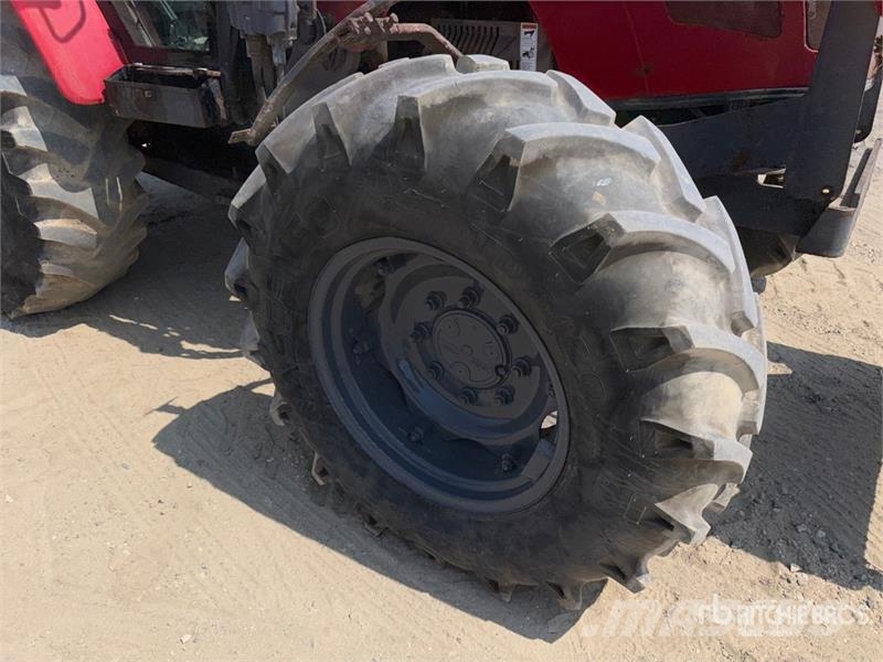 Massey Ferguson 455 4WD Tractor Tracteur